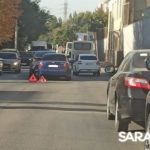 На Емлютина в Саратове многокилометровая пробка из-за ДТП с двумя иномарками