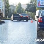 На проспекте Строителей в Саратове две «Лады» создали пробку