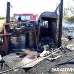 Жительница саратовского села палила сухостой и сожгла авто и сараи соседям Жительница саратовского села палила сухостой и сожгла авто и сараи соседям