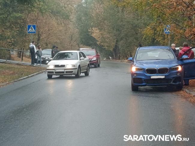На дублере 50 лет Октября в Саратове произошла массовая авария На дублере 50 лет Октября в Саратове произошла массовая авария