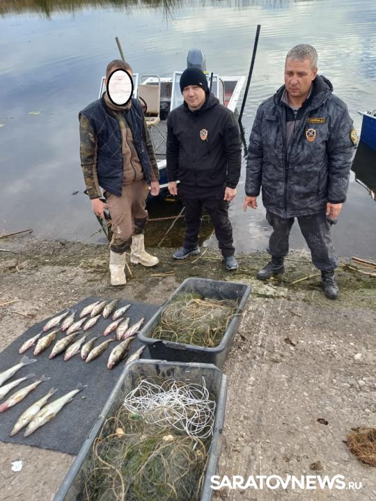Инспектора изъяли у саратовских браконьеров 2 км сетей Инспектора изъяли у саратовских браконьеров 2 км сетей