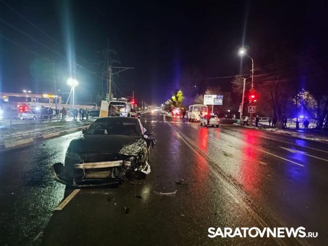 В массовой аварии в Балашове пострадал молодой мужчина В массовой аварии в Балашове пострадал молодой мужчина