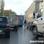 Автобус попал в аварию недалеко от автовокзала в Саратове Автобус попал в аварию недалеко от автовокзала в Саратове