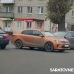 В районе горпарка в Саратове столкнулись две иномарки
