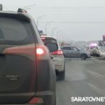 Две иномарки блокировали движение на Усть-Курдюмской в Саратове