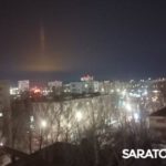 Ночью над Саратовом возник оранжевый столб