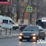 Иномарка влетела в автобус на Улешах в Саратове