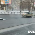 Две иномарки создали пробку на «Стрелке» в Саратове