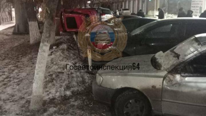 Восемь авто столкнулись ранним утром на Улешах в Саратове Восемь авто столкнулись ранним утром на Улешах в Саратове