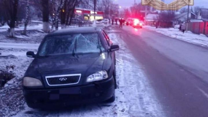 Женщина погибла под колесами иномарки в саратовском поселке Женщина погибла под колесами иномарки в саратовском поселке