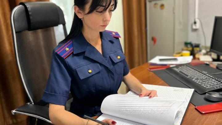 Под Саратовом сотрудница образовательного учреждения обманула сельчан на 270 тысяч рублей Под Саратовом сотрудница образовательного учреждения обманула сельчан на 270 тысяч рублей