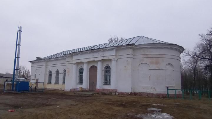Старинный храм в Лысогорском районе, использовавшийся в кино, признан памятником Старинный храм в Лысогорском районе, использовавшийся в кино, признан памятником