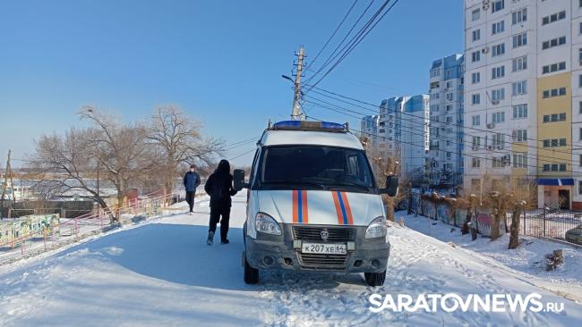 В Волге у энгельсского пляжа спасатели ищут человека В Волге у энгельсского пляжа спасатели ищут человека