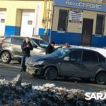 Две аварии на проспекте Строителей в Саратове создали серьезную пробку Две аварии на проспекте Строителей в Саратове создали серьезную пробку
