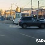 На площади Ленина в Саратове маршрутка попала в аварию На площади Ленина в Саратове маршрутка попала в аварию