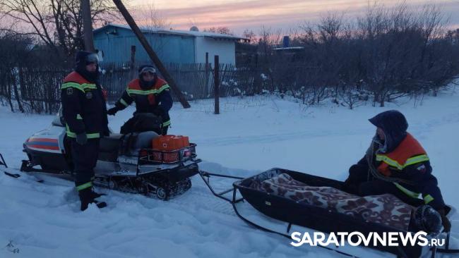Ночью у саратовского поселка парень заблудился, провалился в реку и вызвал спасателей