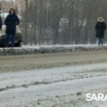 Nissan вылетел с дороги в массовой аварии на Усть-Курдюмском шоссе в Саратове Nissan вылетел с дороги в массовой аварии на Усть-Курдюмском шоссе в Саратове