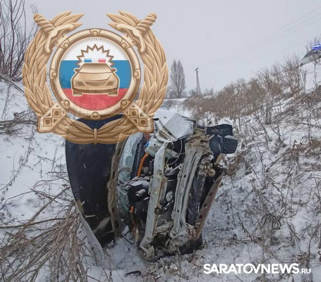 Молодая автоледи на «десятке» перевернулась в Вольском районе Молодая автоледи на «десятке» перевернулась в Вольском районе