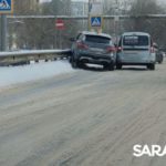 ДТП с двумя «Ладами» в Солнечном: одна машина улетела в отбойник ДТП с двумя «Ладами» в Солнечном: одна машина улетела в отбойник