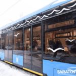 В Саратове на участке скоростного трамвая №9 проехал «Львенок» В Саратове на участке скоростного трамвая №9 проехал «Львенок»