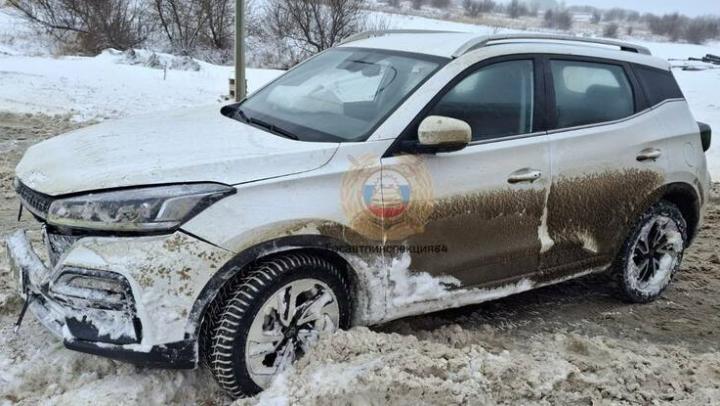 У Дубков вылетела с дороги иномарка: пострадала женщина У Дубков вылетела с дороги иномарка: пострадала женщина