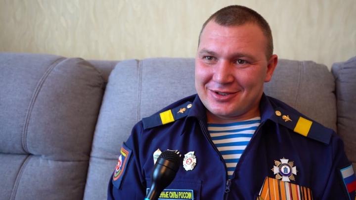 Участник СВО из Калининска после службы занимается патриотическим воспитанием Участник СВО из Калининска после службы занимается патриотическим воспитанием