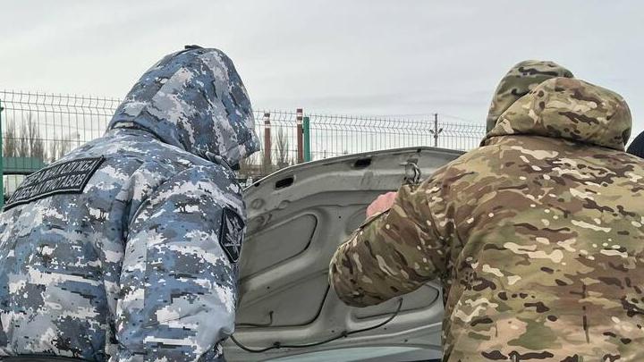 Судебные приставы Саратовской области передали конфискованные машины на нужды СВО Судебные приставы Саратовской области передали конфискованные машины на нужды СВО
