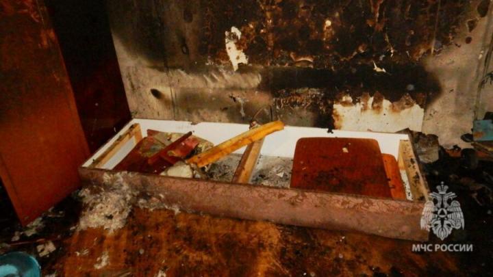 Ночью в Саратове на пожаре в Солнечном задохнулся мужчина Ночью в Саратове на пожаре в Солнечном задохнулся мужчина
