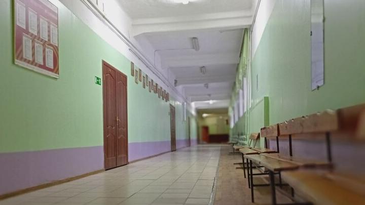 Из-за морозов в саратовских школах продолжают отменять уроки Из-за морозов в саратовских школах продолжают отменять уроки
