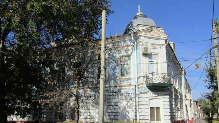 Старинный доходный дом в Новоузенске стал памятником Старинный доходный дом в Новоузенске стал памятником