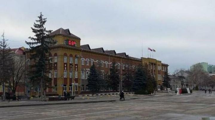 В Энгельсе на трех улицах ограничат парковку транспорта В Энгельсе на трех улицах ограничат парковку транспорта