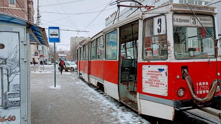 В Саратове оставшиеся трамваи все больше останавливаются из-за поломок В Саратове оставшиеся трамваи все больше останавливаются из-за поломок