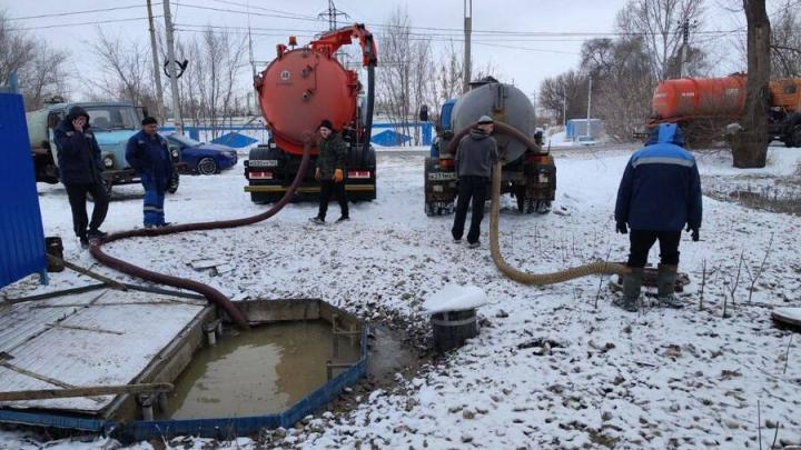 В Энгельсе аварийно остановилась канализационно-насосная станция на Шуровой горе В Энгельсе аварийно остановилась канализационно-насосная станция на Шуровой горе