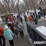 Саратовцы празднуют Масленицу