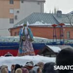 Саратовцы празднуют Масленицу