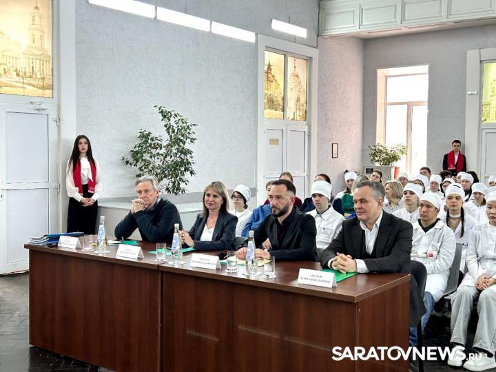 Студенты медколледжей вспомнили о трудовых и героических подвигах медицинских работников Саратовской области Студенты медколледжей вспомнили о трудовых и героических подвигах медицинских работников Саратовской области