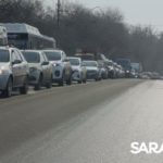 Тройная авария на Стрелке в Саратове парализовала движение по Большой Горной Тройная авария на Стрелке в Саратове парализовала движение по Большой Горной