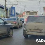 Автобус со «Шкодой» создали транспортный коллапс на 50 лет Октября в Саратове Автобус со «Шкодой» создали транспортный коллапс на 50 лет Октября в Саратове