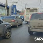 Автобус со «Шкодой» создали транспортный коллапс на 50 лет Октября в Саратове Автобус со «Шкодой» создали транспортный коллапс на 50 лет Октября в Саратове