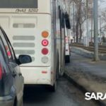 Автобус со «Шкодой» создали транспортный коллапс на 50 лет Октября в Саратове Автобус со «Шкодой» создали транспортный коллапс на 50 лет Октября в Саратове