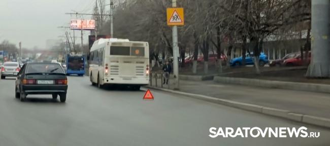 На Улешах в Саратове автобус попал в аварию
