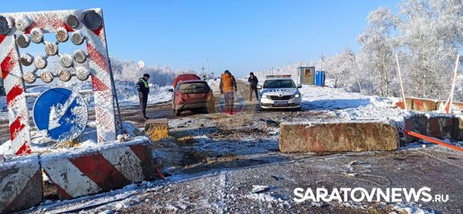 Toyota врезалась в бетонный блок в Гагаринском районе: двое в больнице Toyota врезалась в бетонный блок в Гагаринском районе: двое в больнице