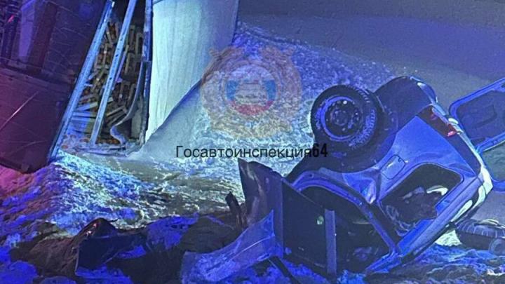 В массовой аварии в Гагаринском районе Саратова погиб водитель «Ларгуса» В массовой аварии в Гагаринском районе Саратова погиб водитель «Ларгуса»
