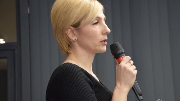 В Саратове бывшая сотрудница РосдорНИИ перешла на работу к подрядчику по строительству скоростного трамвая