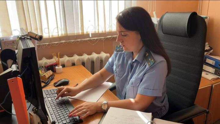 После ареста смартфонов жительница Энгельса погасила долги по налогам После ареста смартфонов жительница Энгельса погасила долги по налогам