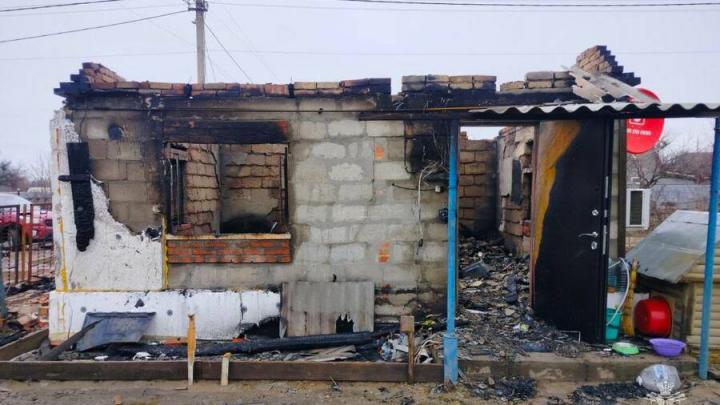 Отец и дочь получили ожоги на пожаре под Энгельсом Отец и дочь получили ожоги на пожаре под Энгельсом