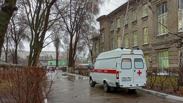 В Саратове пожилой водитель на иномарке сбил женщину В Саратове пожилой водитель на иномарке сбил женщину