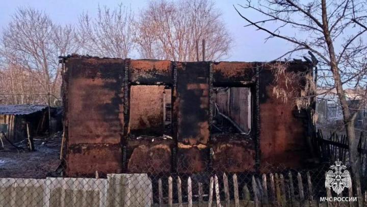 На ночном пожаре в Дергачевском районе погибла женщина На ночном пожаре в Дергачевском районе погибла женщина