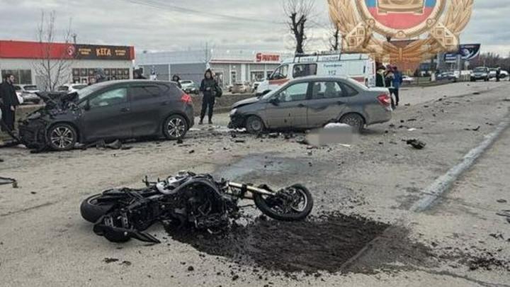 В Энгельсе произошло жуткое ДТП В Энгельсе произошло жуткое ДТП
