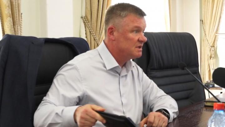 Исаев устроил разнос директорам за скотские условия труда рабочих Исаев устроил разнос директорам за скотские условия труда рабочих